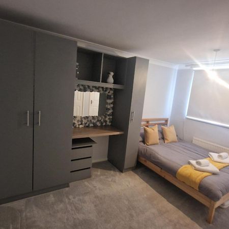 Stylish & Modern 2 Bed House With Free Parking Leeds Lejlighed Eksteriør billede